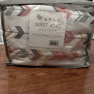Sweet Jojo Modern Arrow 4 piece crib set
